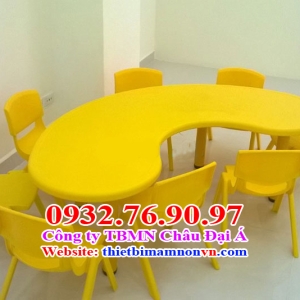 BÀN GHẾ MẦM NON
