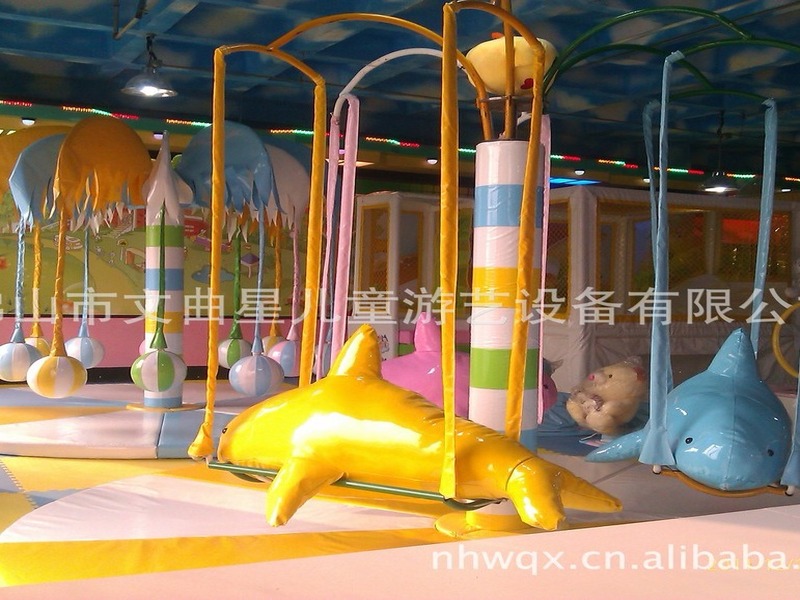 Đu quay cá heo khu vui chơi trẻ em nhựa composite an toàn