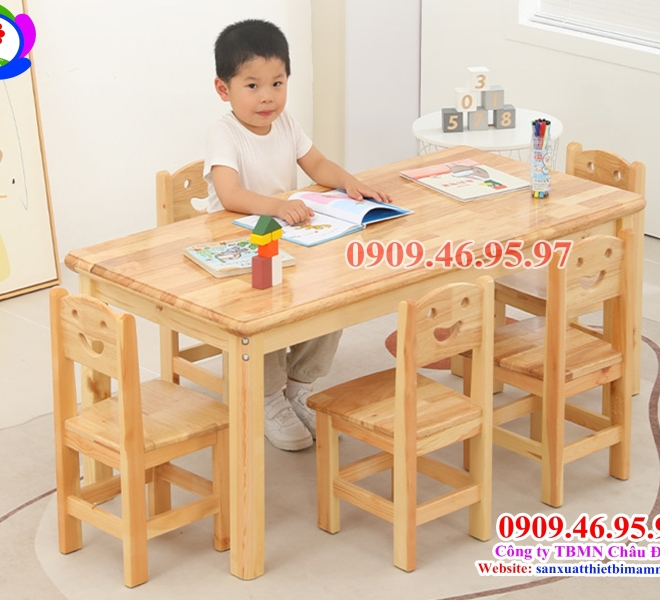 Bàn Ghế Gỗ Của Bé | Châu Đại Á