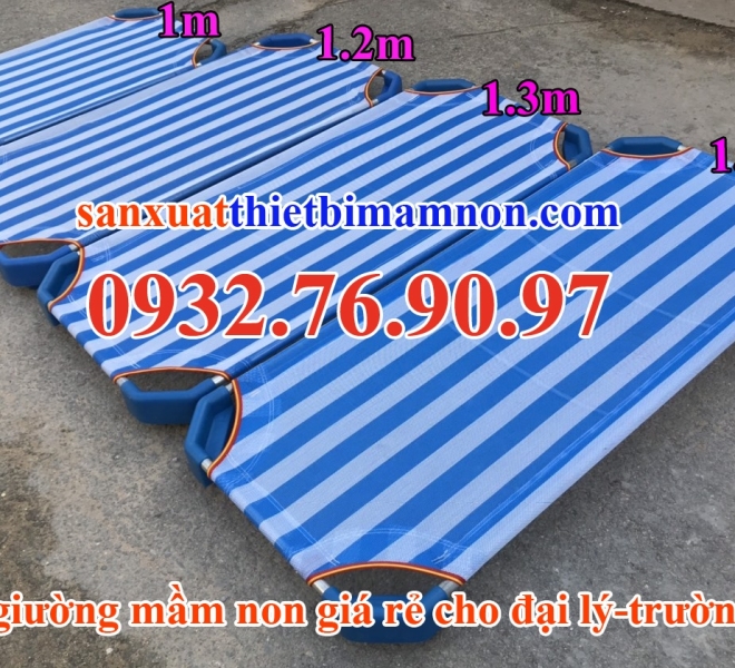 Giường lưới cho bé mầm non sọc xanh dương