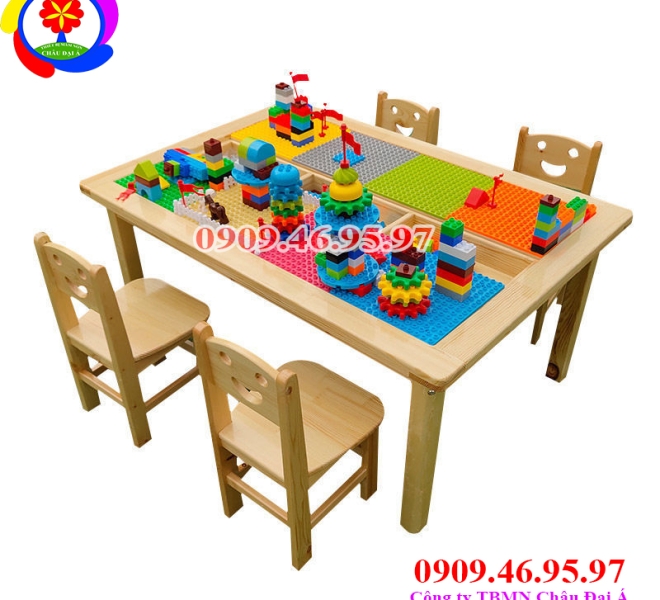 Bàn Ghế Gỗ Của Bé | Châu Đại Á